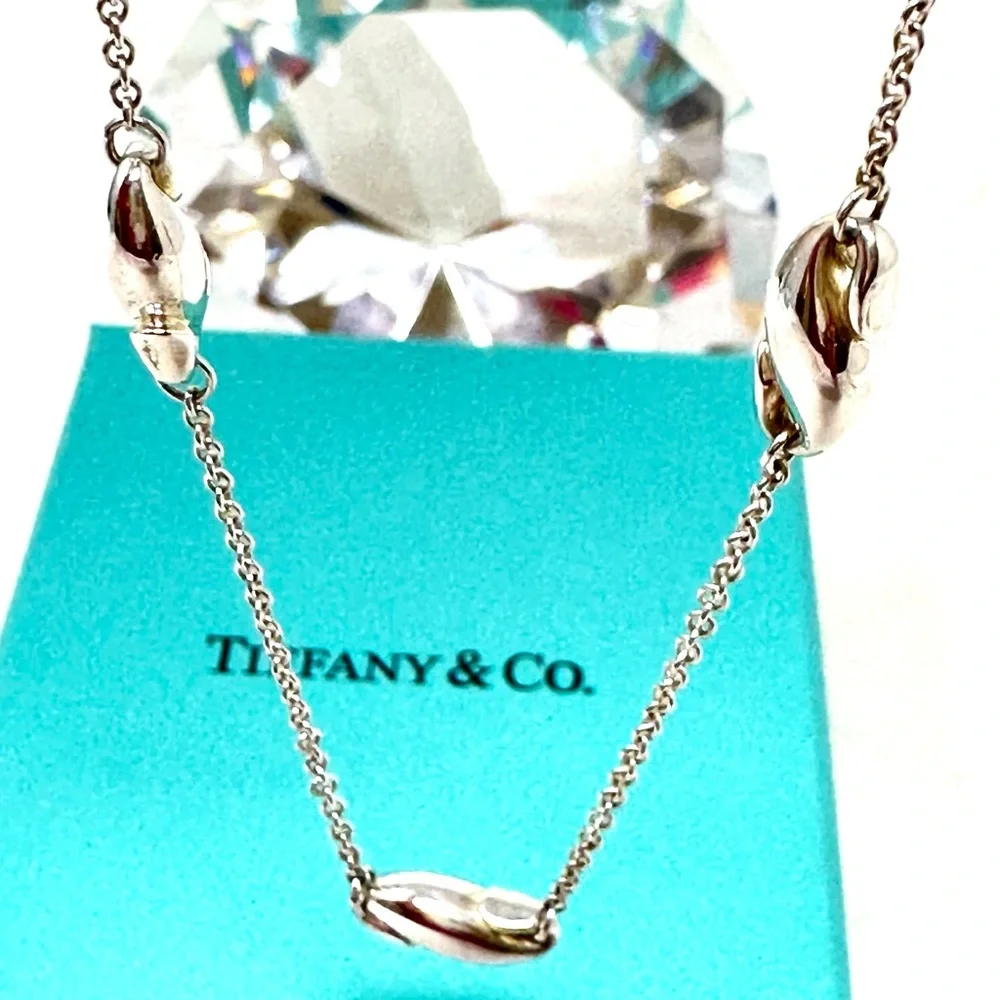 Authentic Tiffany & CO. Elsa Peretti Seahorse Pendant Necklace.